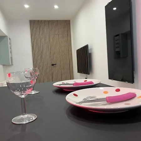 Love Room Apartment *